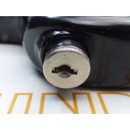 Cremona oscilobatiente con LLAVE 873.780 NEGRA de SAVIO-FINESTRA